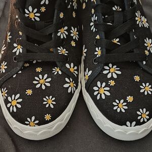 Kate Spade Black and White Daisy Sneakers